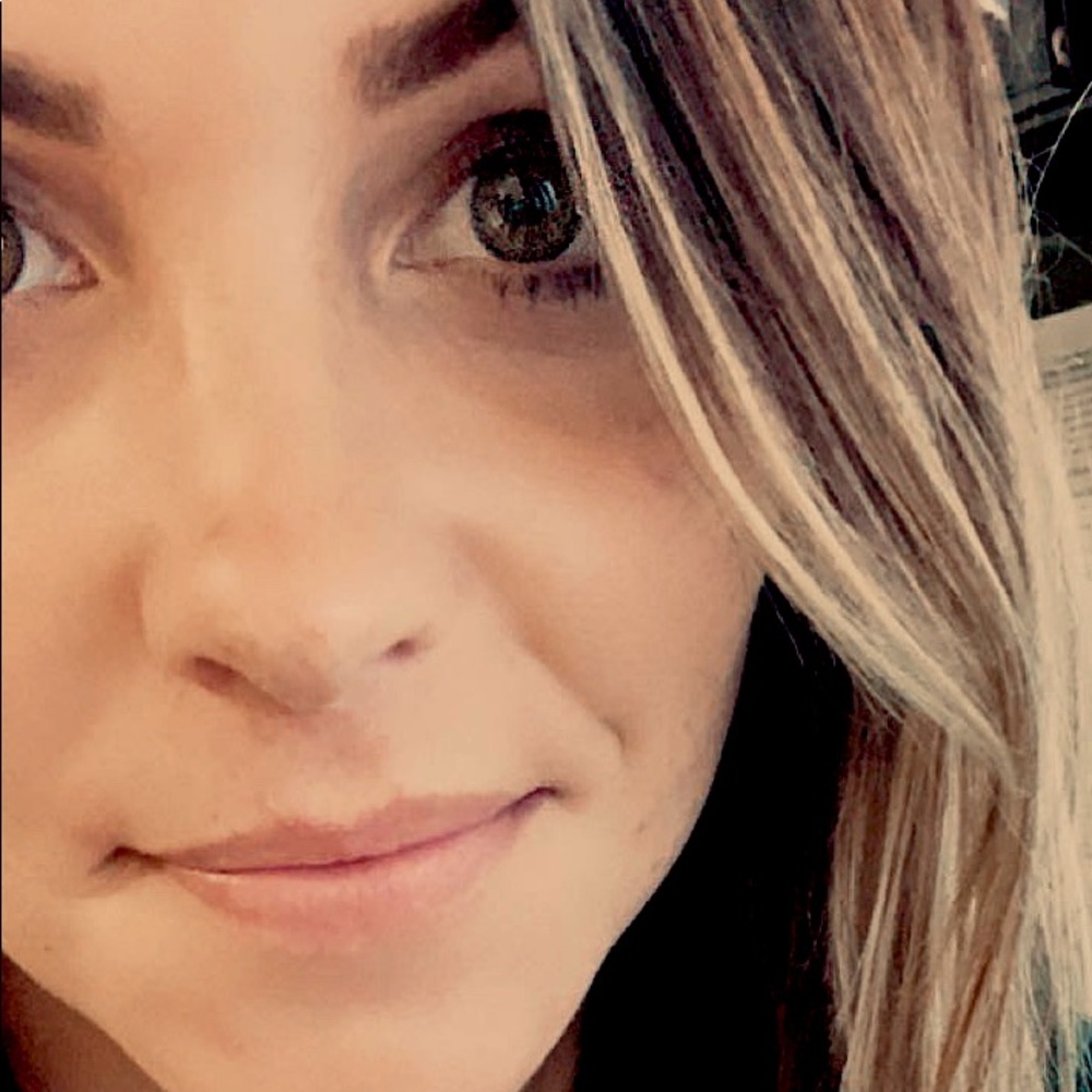 Meet your Posher, Arika